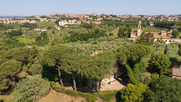 casa indipendente in vendita a Siena in zona Centro Città