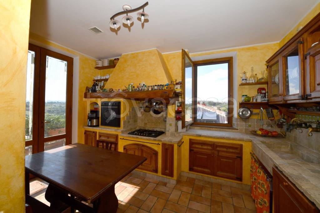 appartamento in vendita a Siena in zona Coroncina
