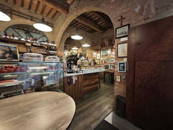 negozio in vendita a Siena
