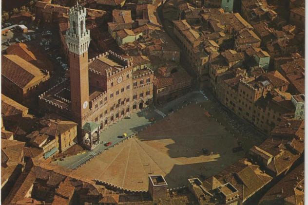 negozio in vendita a Siena in zona Centro Città