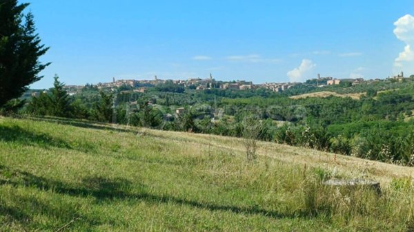casa indipendente in vendita a Siena in zona Cerchiaia