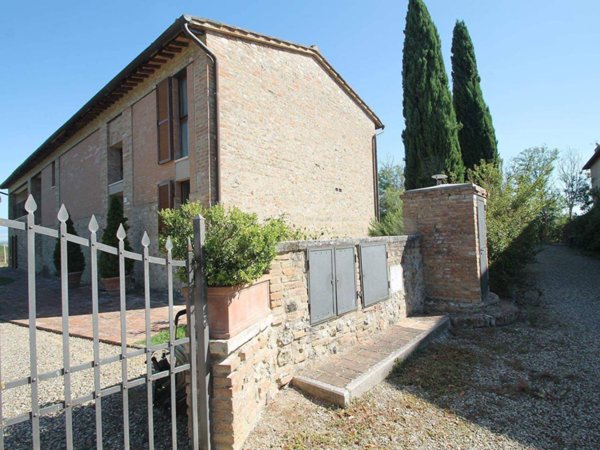 casa indipendente in vendita a Siena in zona Taverne d'Arbia