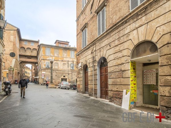 negozio in vendita a Siena in zona Centro Città