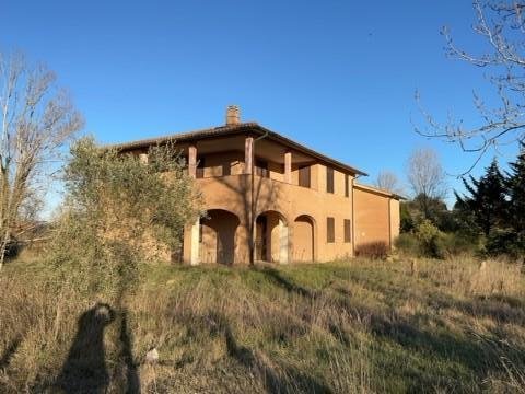 casa indipendente in vendita a Siena in zona Centro Città