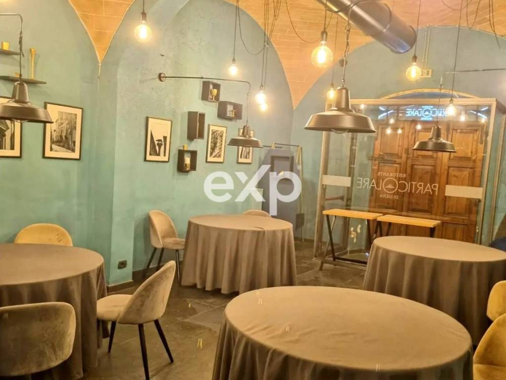 negozio in vendita a Siena in zona Centro Città
