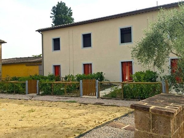 casa indipendente in vendita a Siena in zona Isola d'Arbia