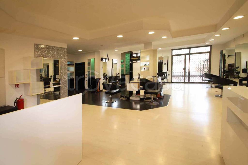locale commerciale in vendita a Siena in zona Centro Città