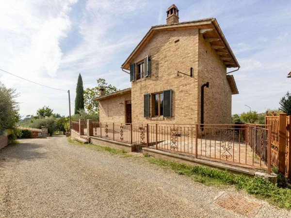 casa indipendente in vendita a Siena in zona Valli