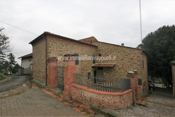 casa indipendente in vendita a Sinalunga