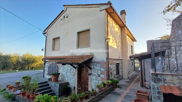 casa indipendente in vendita a Sinalunga in zona Rigomagno