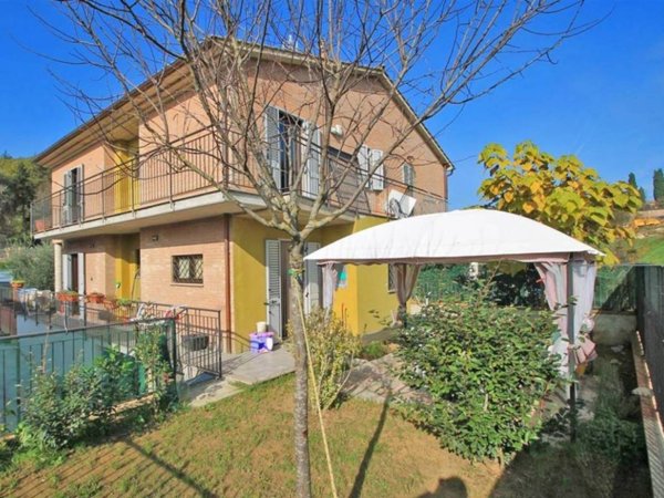 casa indipendente in vendita a Sinalunga