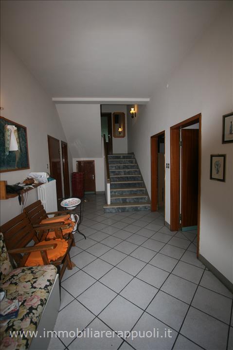 casa indipendente in vendita a Sinalunga in zona Bettolle