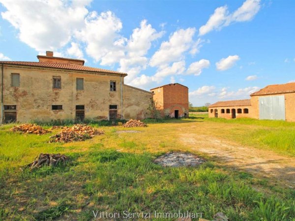 casa indipendente in vendita a Sinalunga in zona Bettolle