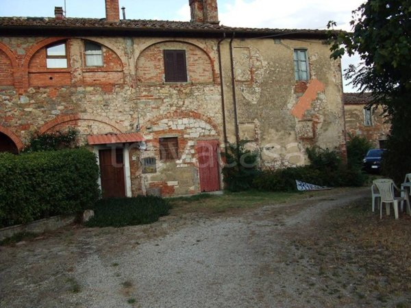 casa indipendente in vendita a Sinalunga