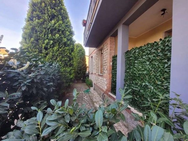 casa indipendente in vendita a Sinalunga