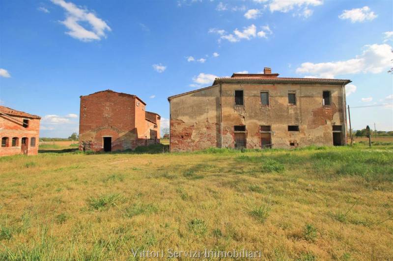 locale di sgombero in vendita a Sinalunga in zona Bettolle