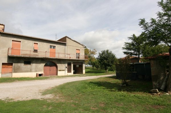 casa indipendente in vendita a Sinalunga