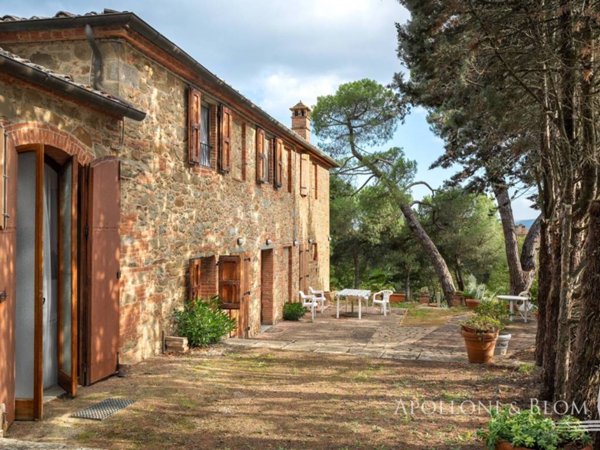 casa indipendente in vendita a Sinalunga
