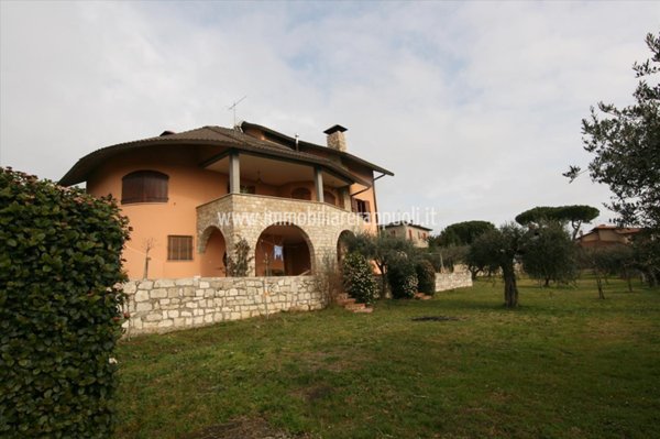 casa indipendente in vendita a Sinalunga