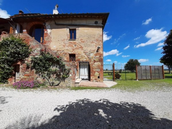 casa indipendente in vendita a Sinalunga