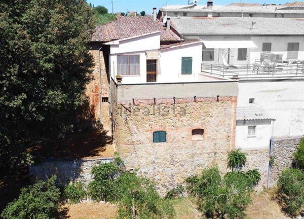 casa indipendente in vendita a Sinalunga