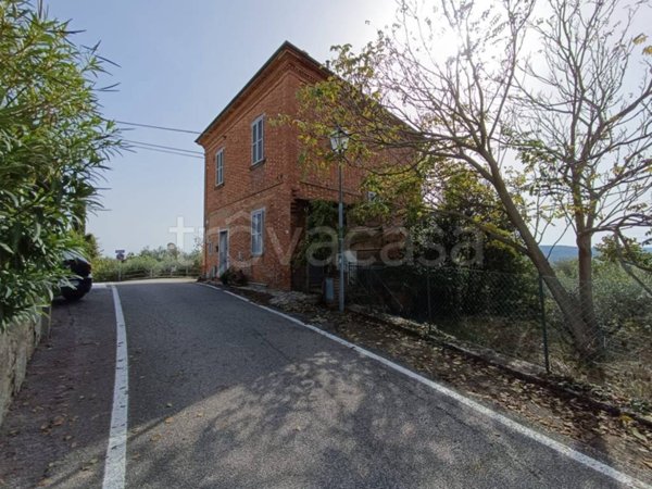casa indipendente in vendita a Sinalunga in zona Rigomagno