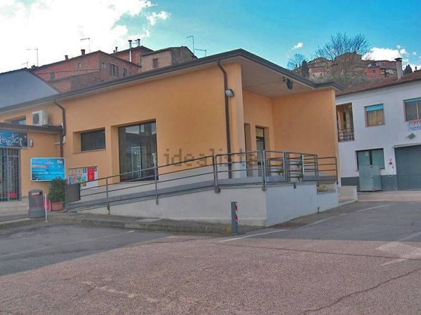 negozio in vendita a Sinalunga