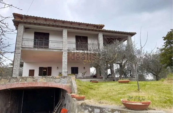 casa indipendente in vendita a Sinalunga