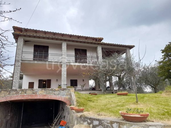 casa indipendente in vendita a Sinalunga