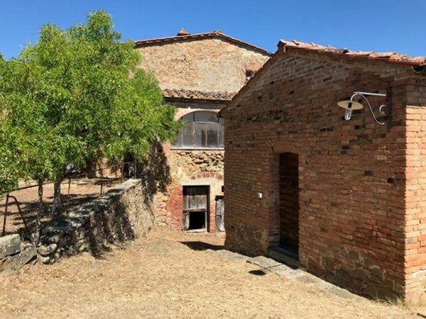 casa indipendente in vendita a Sinalunga