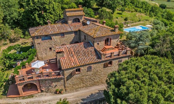 casa indipendente in vendita a Sinalunga