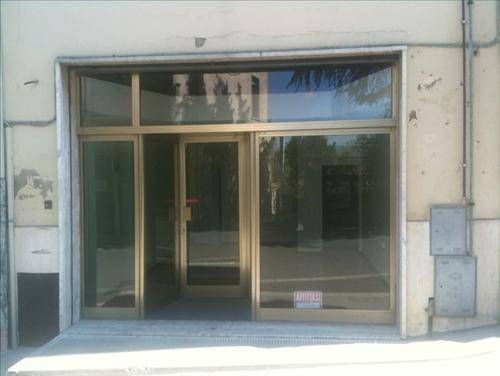 negozio in vendita a Sinalunga in zona Bettolle