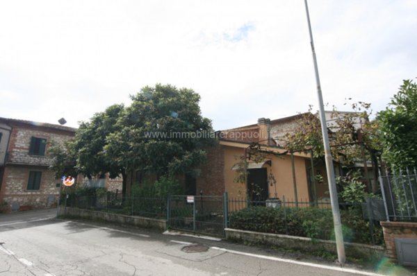 casa indipendente in vendita a Sinalunga