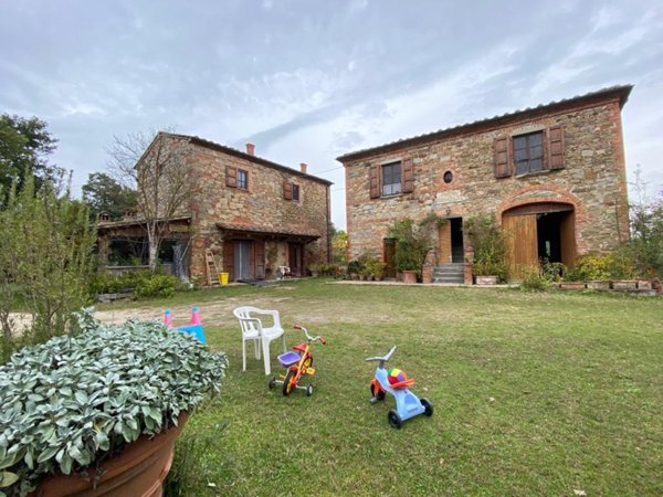 casa indipendente in vendita a Sinalunga