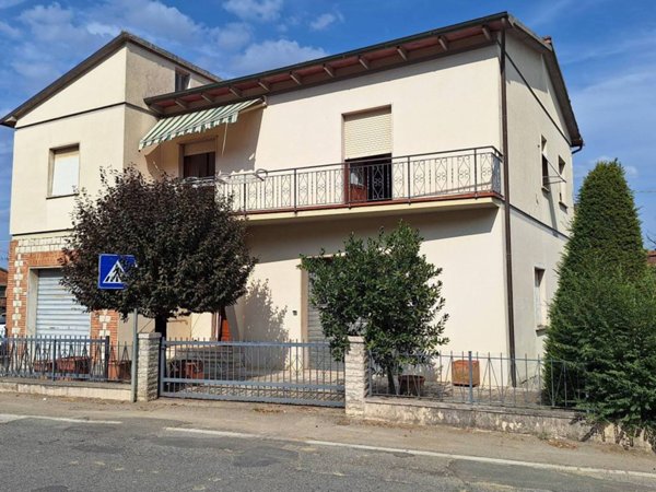 casa indipendente in vendita a Sinalunga