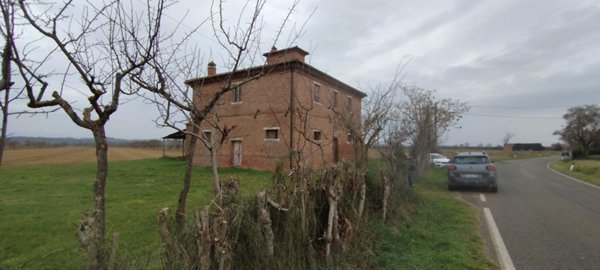 casa indipendente in vendita a Sinalunga in zona Bettolle