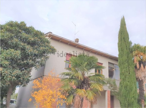 casa indipendente in vendita a Sinalunga in zona Bettolle
