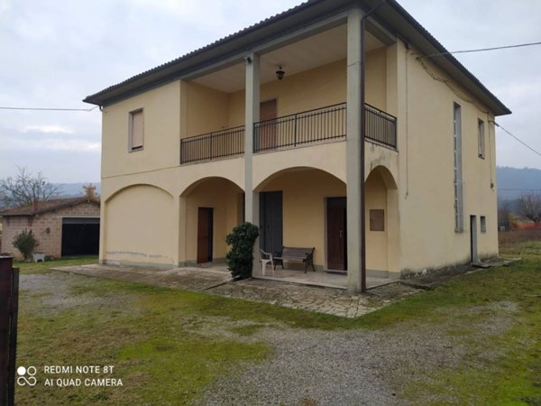 casa indipendente in vendita a Sinalunga