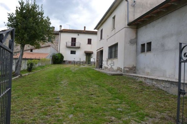 casa indipendente in vendita a Sinalunga