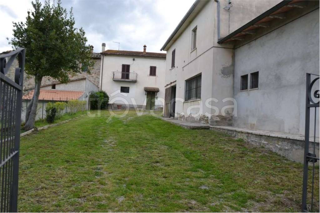casa indipendente in vendita a Sinalunga