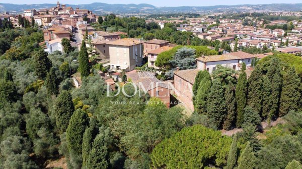 casa indipendente in vendita a Sinalunga in zona Bettolle