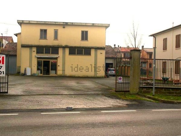 negozio in vendita a Sinalunga