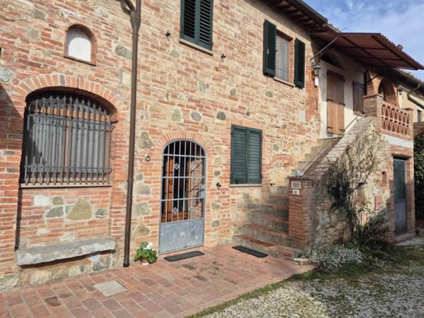 casa indipendente in vendita a Sinalunga