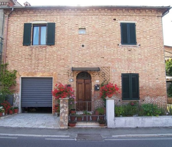 casa indipendente in vendita a Sinalunga