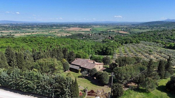 casa indipendente in vendita a Sinalunga