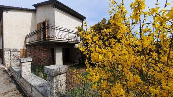 casa indipendente in vendita a Sinalunga