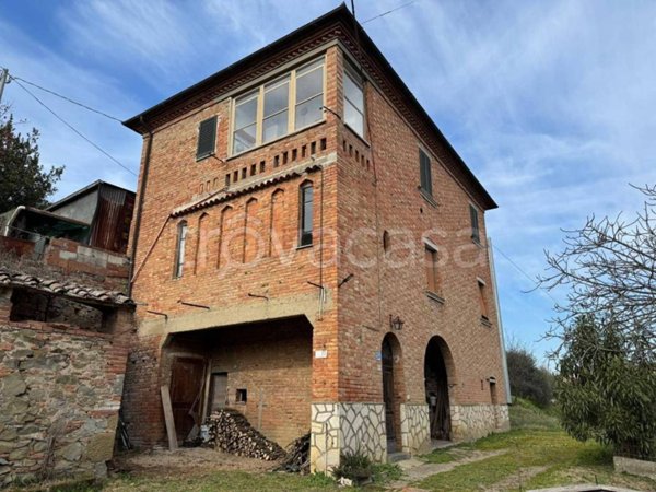 casa indipendente in vendita a Sinalunga