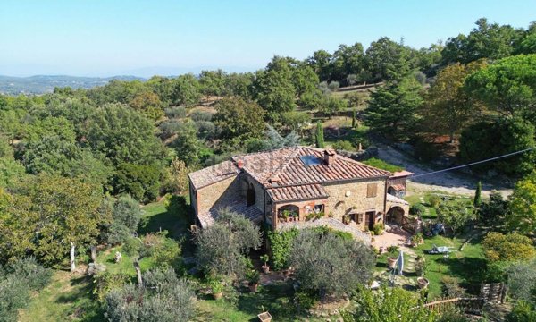 casa indipendente in vendita a Sinalunga