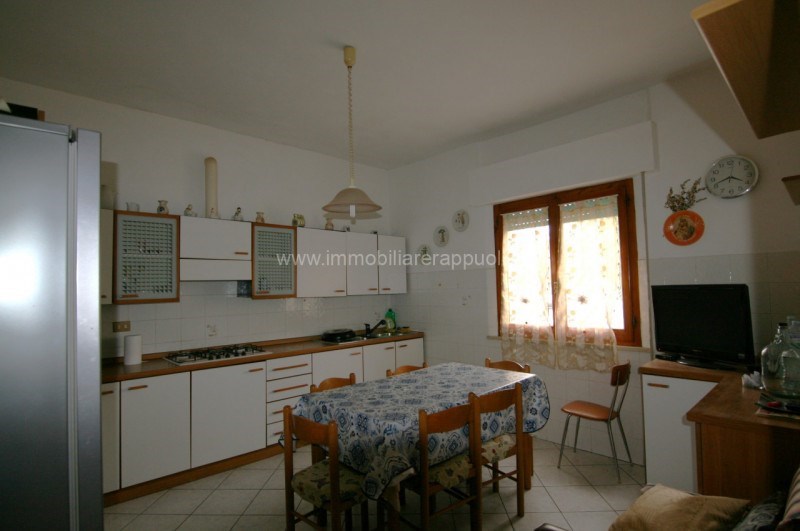 casa indipendente in vendita a Sinalunga in zona Bettolle