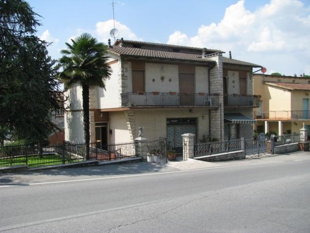 casa indipendente in vendita a Sinalunga